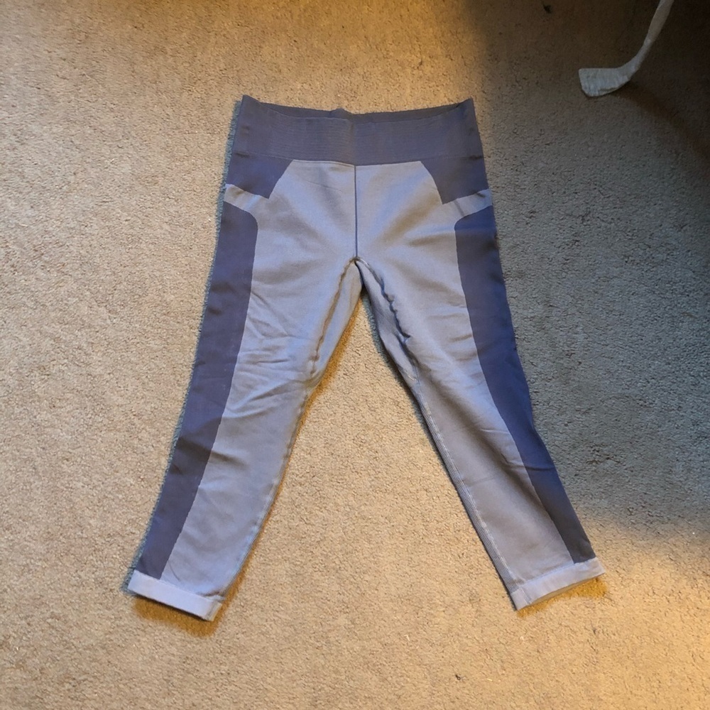 Under Armour- Gym Capris​​​​​​​​​​​